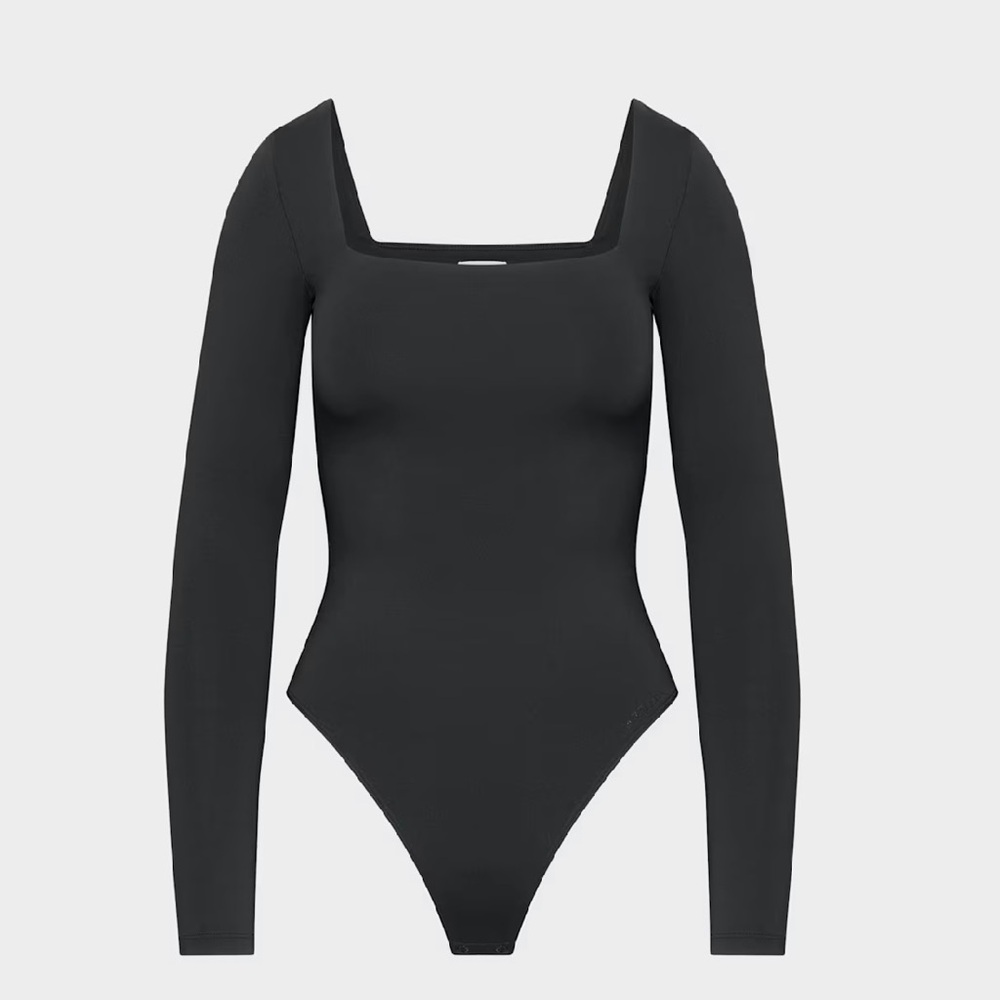Aritzia Babaton Black Contour Squareneck Bodysuit